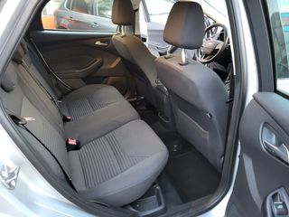 Ford Focus 2015-thumb-12