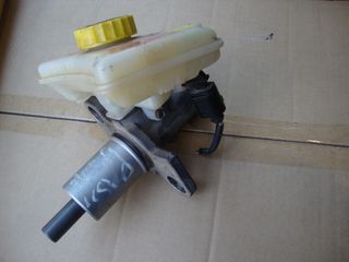 PASSAT 2000- 05    Ανταλλακτικά & Αξεσουάρ Αντλία -Τρόμπα Φρένου-thumb-1