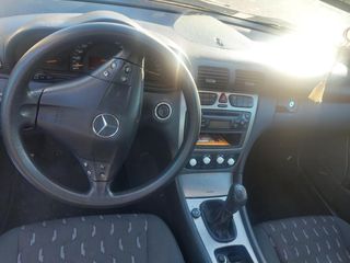 Mercedes-Benz C 200 2003-thumb-1