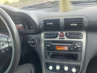 Mercedes-Benz C 200 2003-thumb-3