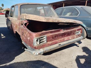 Bmw 2002 1970-thumb-6