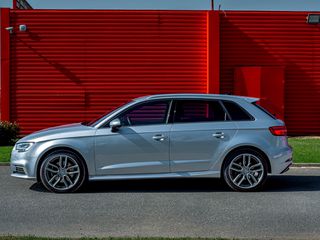 Audi A3 2020 SPORTBACK 1.4 e-tron  S-line-thumb-4