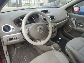 Renault Clio 2011-thumb-5