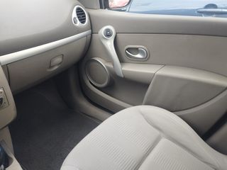 Renault Clio 2011-thumb-10