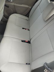 Renault Clio 2011-thumb-12