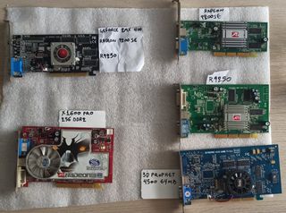 Διάφορες παλιές κάρτες γραφικών