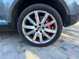 Volkswagen Touareg 2005 R5