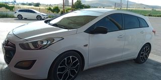 Hyundai i 30 2013 προσφορα μεχρι τελος του μηναSTATION WAGON 1.6 CRDI STYLE-thumb-3