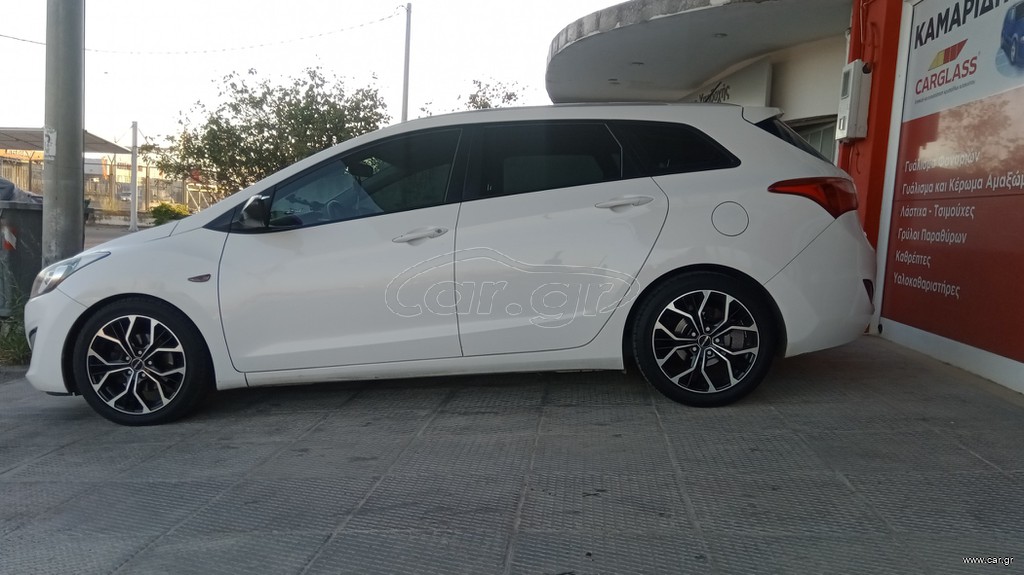 Hyundai i 30 2013 προσφορα μεχρι τελος του μηναSTATION WAGON 1.6 CRDI STYLE