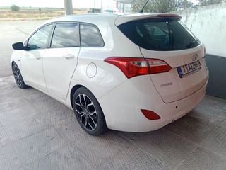 Hyundai i 30 2013 προσφορα μεχρι τελος του μηναSTATION WAGON 1.6 CRDI STYLE-thumb-12