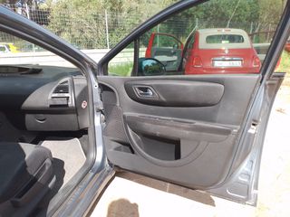 Citroen C4 2006 C4-thumb-8