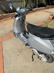 Vespa LX 150 2006-thumb-3