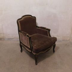 Πολυθρόνα ξύλινη με βελούδινη επένδυση, vintage.