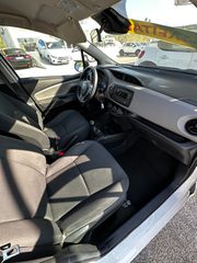 Toyota Yaris 2019 DIESEL-thumb-8