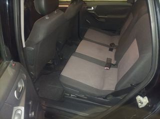 Opel Meriva 2006 i-thumb-6