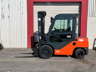 Toyota 2015 02-8FDJF35