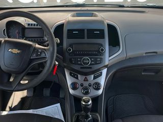 Chevrolet Aveo 2011-thumb-8