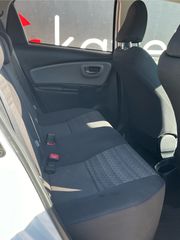 Toyota Yaris 2016-thumb-12
