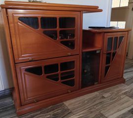 Έπιπλο τηλεόρασης με περιστρεφόμενη βάση