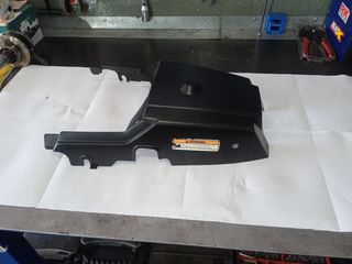 Πωλείται γνήσιο μεταχειρισμένο πίσω φτερό Yamaha tenere