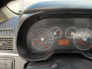 Fiat Grande Punto 2008-thumb-2