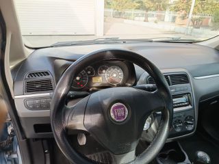 Fiat Grande Punto 2008-thumb-5