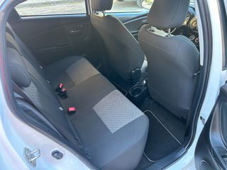 Toyota Yaris 2018 1.4D-thumb-12