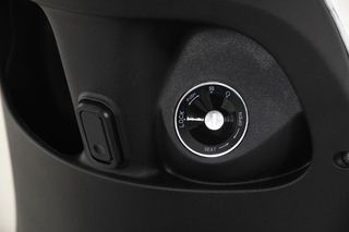 Yadea Electric Scooter 2026 M6-thumb-8