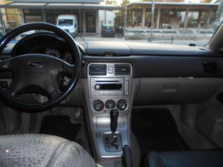 Subaru Forester 2004-thumb-12