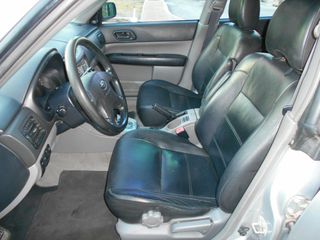 Subaru Forester 2004-thumb-13