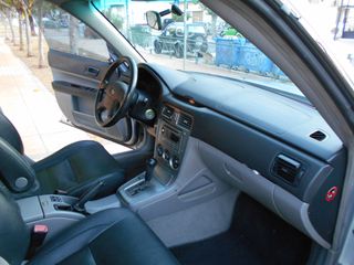 Subaru Forester 2004-thumb-18