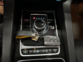 Jaguar F-Pace 2017 R-SPORT LED PACK-thumb-21