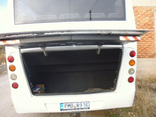 Mercedes-Benz 2011 1224-thumb-15