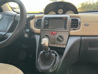 Lancia Ypsilon 2006-thumb-21