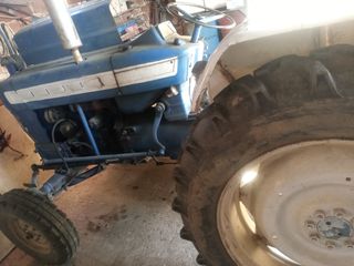 Τρακτέρ Ford 1982 tre