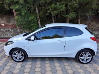 Mazda 2 2008-thumb-5