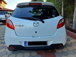 Mazda 2 2008-thumb-11