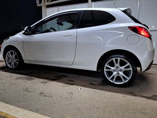 Mazda 2 2008-thumb-16