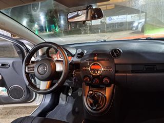 Mazda 2 2008-thumb-20
