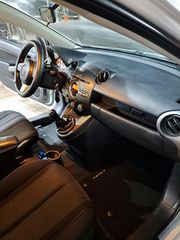 Mazda 2 2008-thumb-21