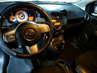 Mazda 2 2008-thumb-23
