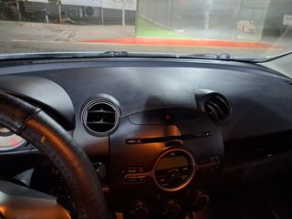 Mazda 2 2008-thumb-24