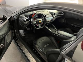 Ferrari GTC4Lusso 2019 6.3 V12-thumb-21