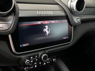 Ferrari GTC4Lusso 2019 6.3 V12-thumb-31