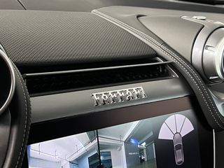 Ferrari GTC4Lusso 2019 6.3 V12-thumb-33