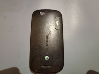Sony ericsson w20i-thumb-3