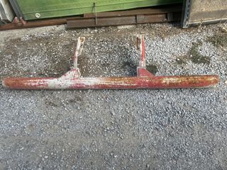 Προφυλακτήρας μαζί με βάσεις