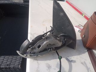 ΚΑΘΡΕΠΤΗΣ GOLF 5 ΔΕΞΙΟΣ ΧΩΡΙΣ ΚΑΠΑΚΙ ΚΑΙ ΚΡΥΣΤΑΛΟ