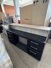 Έπιπλο  200 Χ 60 Χ 117 με έξι συρτάρια και θέση για υπολογιστή