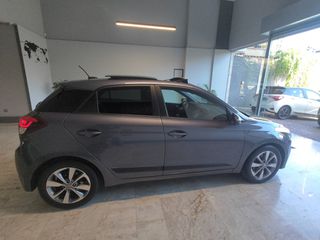Hyundai i 20 2018 1.0 TGDI YES! Plus 120hp *Panorama*Navigation*Camera-thumb-7